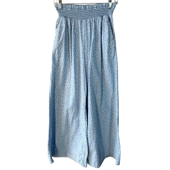 American Eagle Blue Floral Wide Leg Pants Cotton Smocked Waist Size Medium - Picture 3 of 7